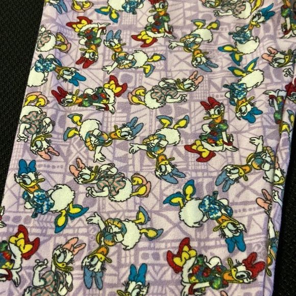 LuLa Row XS Daisy Duck Print. Preowned. - Picture 2 of 3